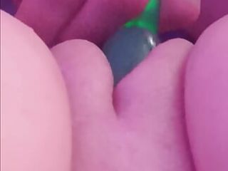 amateur,american,clit,close up,dildo,homemade,masturbation,milf,monster,tight,tight pussy,